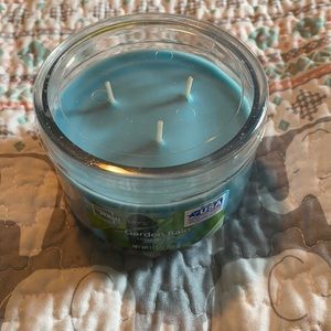 Garden rain candle